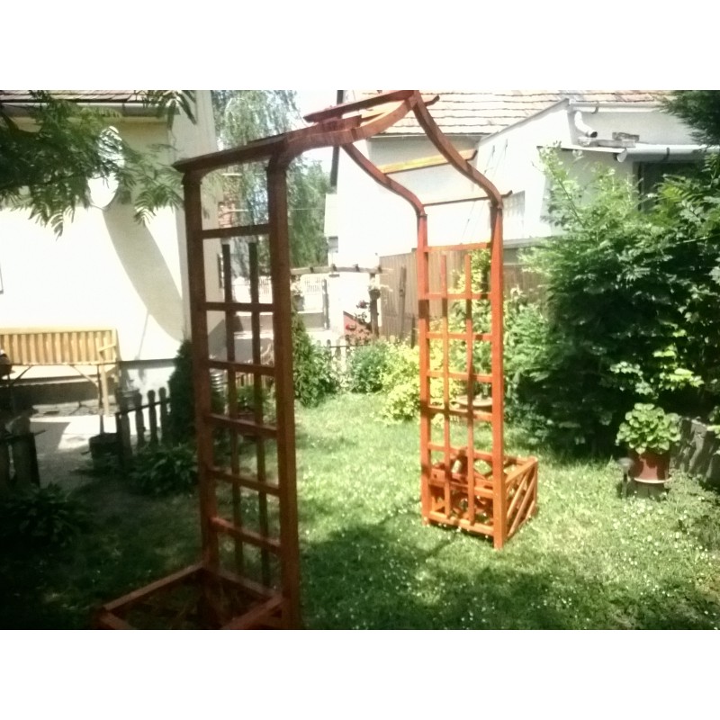 Queen Gate Classic Pergola