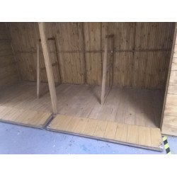 Fa kiárusító stand (KALIFA)